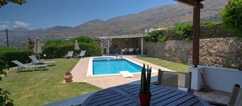 Armonia Villa with Sea View