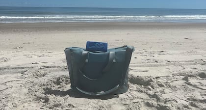 Charming studio in lovely Emerald Isle with beach access