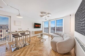 TV - Mearns Street Suite  | Grampian Lettings Ltd (Aberdeen)