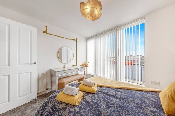 2 bedrooms, desk, iron/ironing board, free WiFi