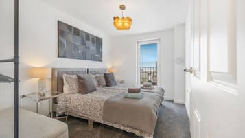 2 bedrooms, desk, iron/ironing board, free WiFi