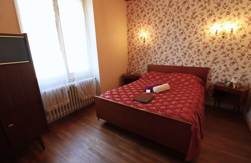 Room rental Bienvenue chez Mémé chambre de Lucette