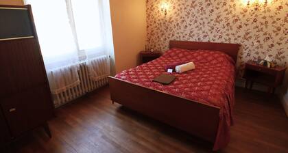 Room rental Bienvenue chez Mémé chambre de Lucette
