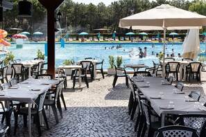 Outdoor dining - Vacation Village Fantastico Bungalow BAB for 8 persons (Casalborsetti Nord)