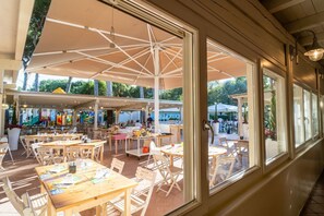 Restauration en plein air