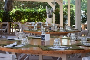 Espace de banquet à l’extérieur