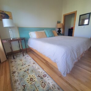 2 bedrooms, desk, iron/ironing board, WiFi - Spectacular pet friendly remote cabin in Cashiers, NC. AWD/4WD needed. (Cashiers)