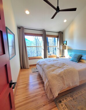 2 habitaciones, escritorio, tabla de planchar con plancha y wifi 