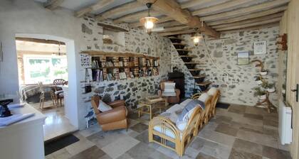 Bed and breakfast : Birdsong at La Source de nos Racines