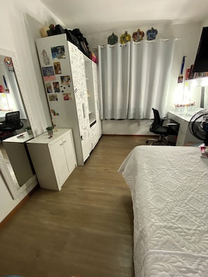 2 dormitorios, tabla de planchar con plancha, wifi y ropa de cama