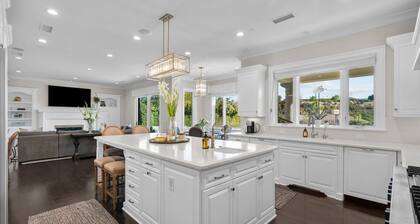 Spacious 6-bedroom Private Gated Home with WiFi and AC in amazing Thousand Oaks