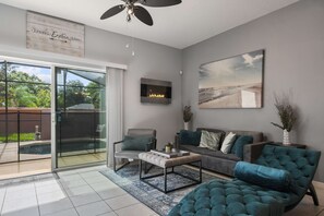 Hus, flere senger, adgang til basseng (1020LFD BV) | Oppholdsområde | MP3-dokkingstasjon