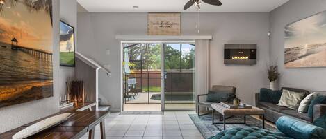 House, Multiple Beds, Pool Access (1020LFD BV) | Living area | MP3 dock