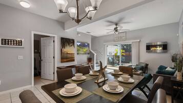 House, Multiple Beds, Pool Access (1020LFD BV) | Dining