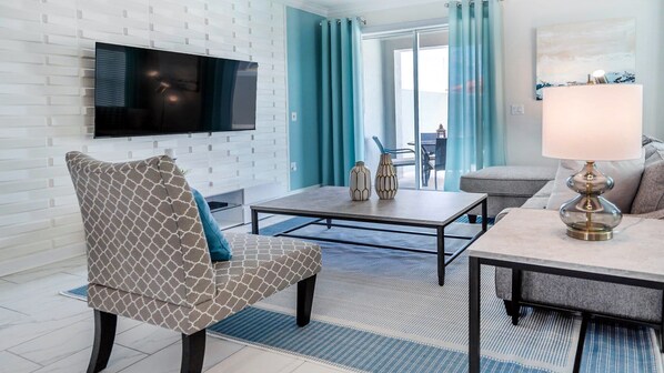 House, Multiple Beds, Pool Access (1132CD CG) | Living area