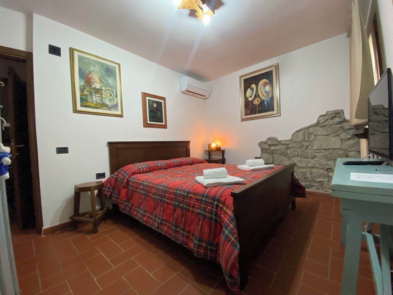 1 camera, ferro/asse da stiro, Wi-Fi, lenzuola