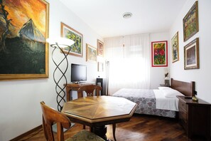 1 sovrum, strykjärn/strykbräda, wi-fi och sängkläder