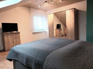 2 Schlafzimmer, Bügeleisen/Bügelbrett, kostenloses WLAN, Bettwäsche