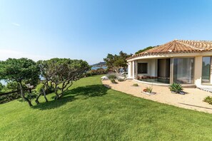 Exterior - Vacation resort Isuledda Baia Revolution for 6 persons (Cannigione D' Arzachena, Sardinien)