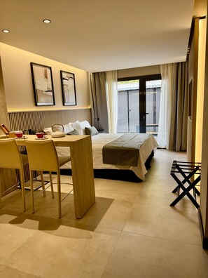 Deluxe Double or Twin Room, Non Smoking, Balcony | In-room safe, desk, laptop workspace, blackout drapes
