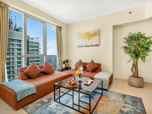 Smart TV - Need to relax come here, Charming 2BR apartment Dubai Marina (Dubai)