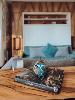 Loft Deluxe - utsikt mot poolen | Vardagsrum