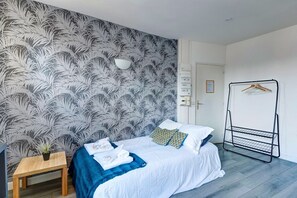 1 bedroom, iron/ironing board, WiFi, bed sheets