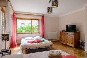 4 camere, ferro/asse da stiro, Wi-Fi gratuito, lenzuola