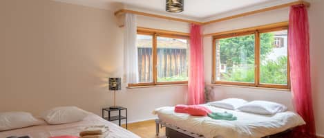 4 chambres, fer et planche à repasser, Wi-Fi gratuit, draps fournis