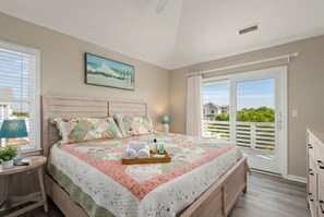 6 bedrooms, travel cot, Internet, bed sheets