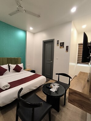 Desk, laptop workspace, free WiFi - Hotel 7 Star (New Delhi)