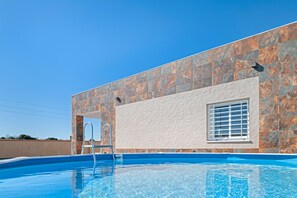 Pool - Holiday Home 'El Descanso' with Private Pool, Wi-Fi and Air Conditioning (Conil de la Frontera)