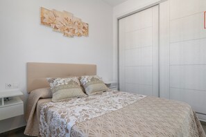 2 bedrooms, free WiFi, bed sheets - Holiday Home 'El Descanso' with Private Pool, Wi-Fi and Air Conditioning (Conil de la Frontera)