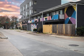 Exterior - Montrose Dream Cosmic Studio! Medical Center 02 (Houston)