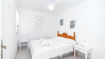 2 sovrum, strykjÀrn/strykbrÀda, gratis wi-fi och sÀngklÀder