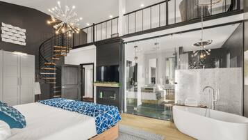 7 bedrooms, iron/ironing board, travel crib, WiFi