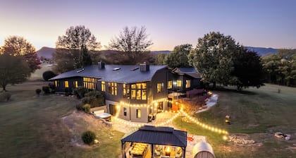 Luxury Estate with Mountain View and Privacy