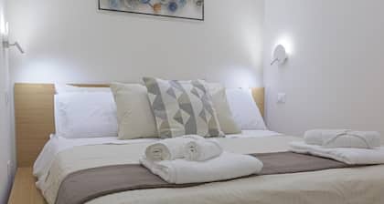 Apartment 'Casa Ancora' with Private Terrace, Wi-Fi and Air Conditioning