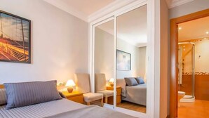 3 Schlafzimmer, Bügeleisen/Bügelbrett, Internetzugang, Bettwäsche