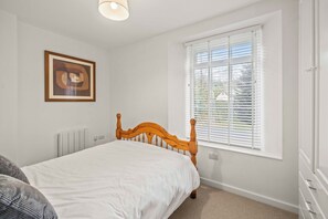 2 Schlafzimmer, Reisekinderbett, WLAN, Bettwäsche