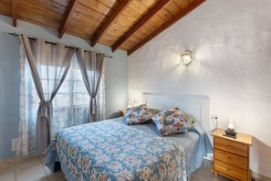1 bedroom, iron/ironing board, free WiFi, bed sheets - Holiday Home 'El Sueño De Orión' with Mountain View, Wi-Fi and Air Conditioning (Los Llanos de Aridane)