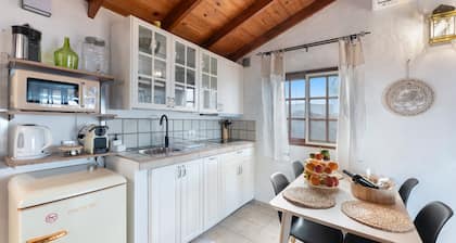 Holiday Home 'El Sueño De Orión' with Mountain View, Wi-Fi and Air Conditioning