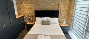 Modern & Sleek 2BR - City Centre