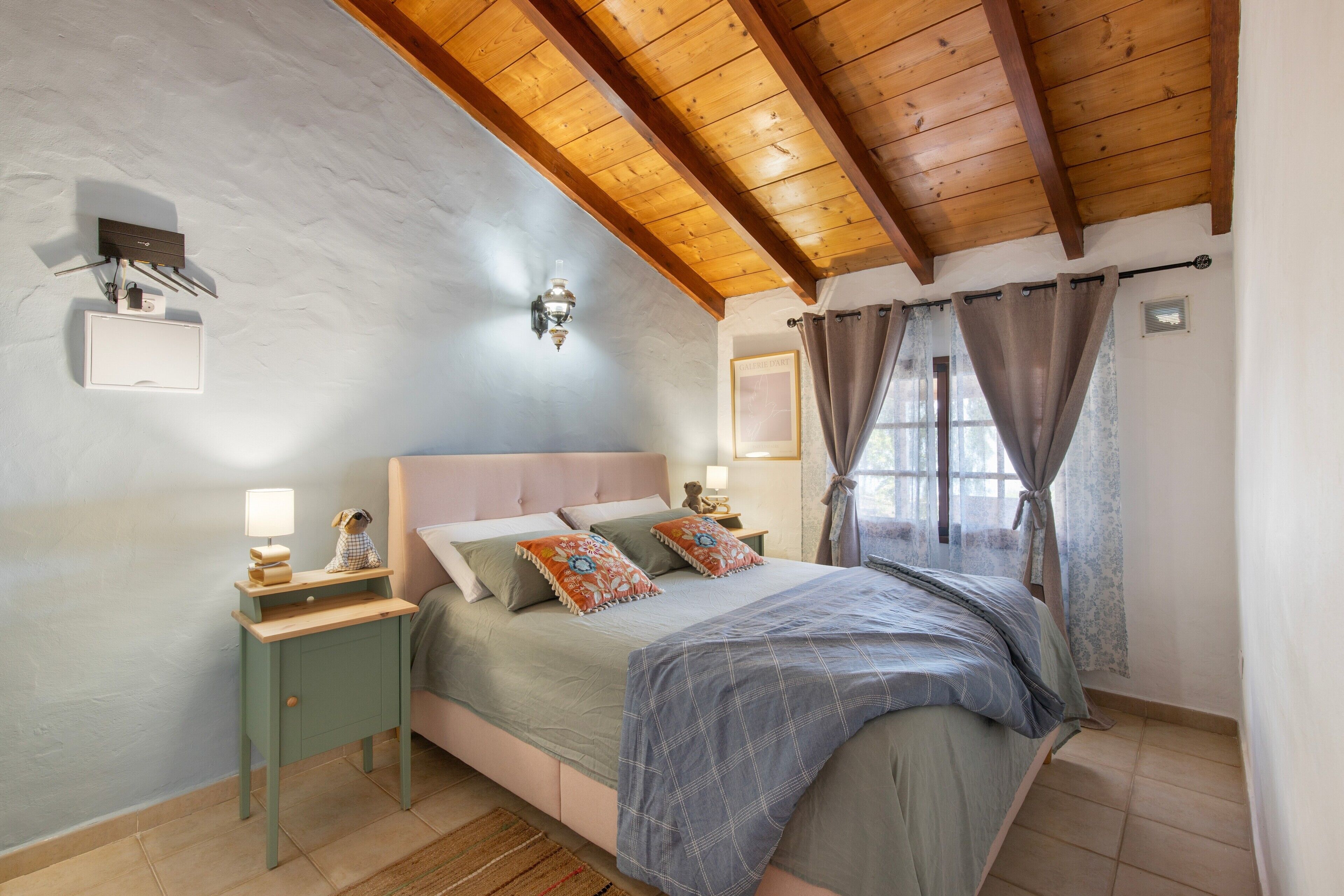 1 chambre, fer et planche à repasser, Wi-Fi gratuit, draps fournis