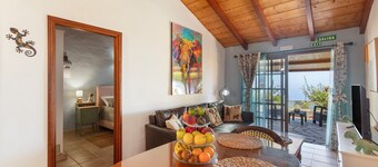 Holiday Home 'El Perenquén' with Mountain View, Wi-Fi and Air Conditioning