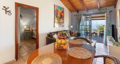Holiday Home 'El Perenquén' with Mountain View, Wi-Fi and Air Conditioning