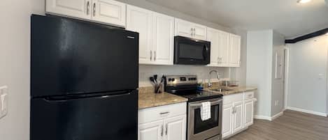 Microwave, oven, stovetop, cookware/dishes/utensils