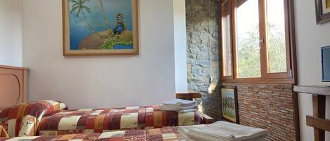 1 chambre, fer et planche à repasser, Wi-Fi, draps fournis