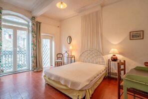 5 makuuhuonetta, silitysrauta/-lauta, ilmainen Wi-Fi, vuodevaatteet