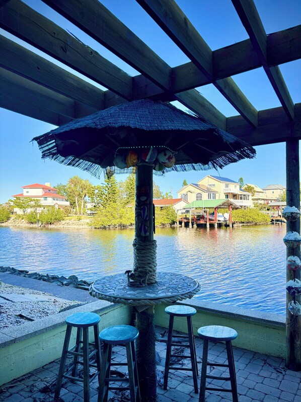 Terrace/patio - Delightful 3-bedroom house in Gibsonton with WiFi access (Gibsonton)